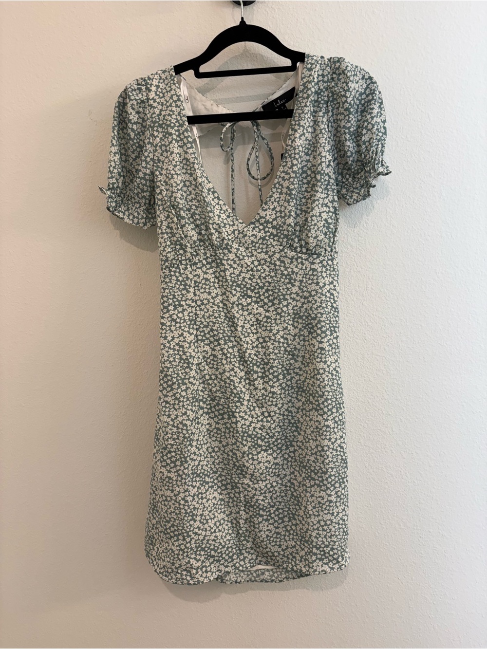 NWT Lulu's Sage Green Floral Tie-Back V-Neck Mini Dress